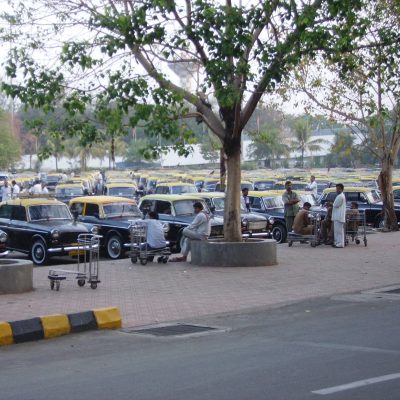 International Airport, taxi stand, Mumbai (Maharestra, India), 2006