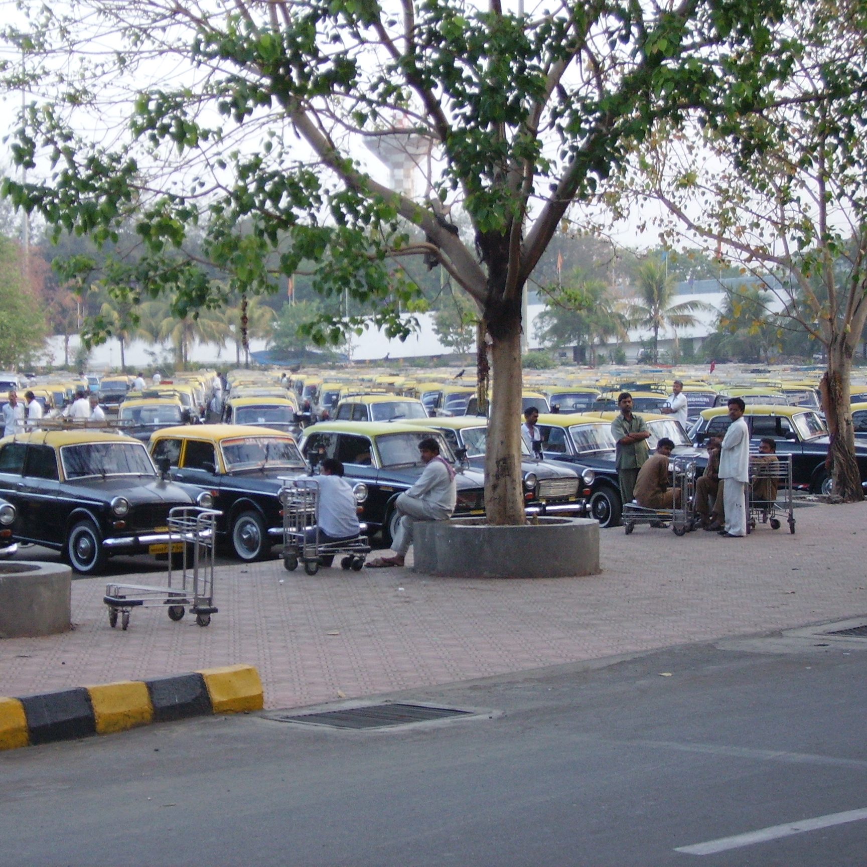 International Airport, Taxistand, Mumbai (Maharestra, Indien), 2006