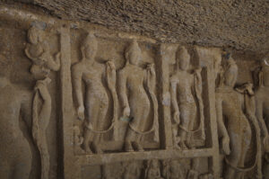 Reliefe der Jogeshwari-Höhlen in Mumbai, Maharestra. / Reliefs of the Jogeshwari Caves in Mumbai, Maharestra.