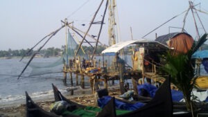 Eines der ikonischen chinesischen Fischernetze in Kochi, Kerala. / One of the iconic Chinese fishing nets in Kochi, Kerala.