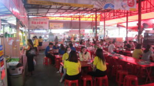 Ein Food-Stall in Bangkok. / A food stall in Bangkok.