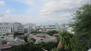 Blick über Bangkok vom Wat Saket (Golden Mount) aus. / View over Bangkok from Wat Saket (Golden Mount).