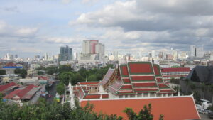 Blick über Bangkok vom Wat Saket (Golden Mount) aus. / View over Bangkok from Wat Saket (Golden Mount).
