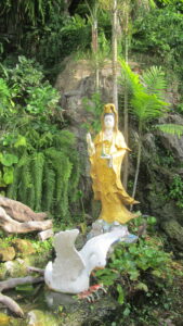 Im Garten des Wat Saket (Golden Mount) in Bangkok./ In the garden of Wat Saket (Golden Mount) in Bangkok.